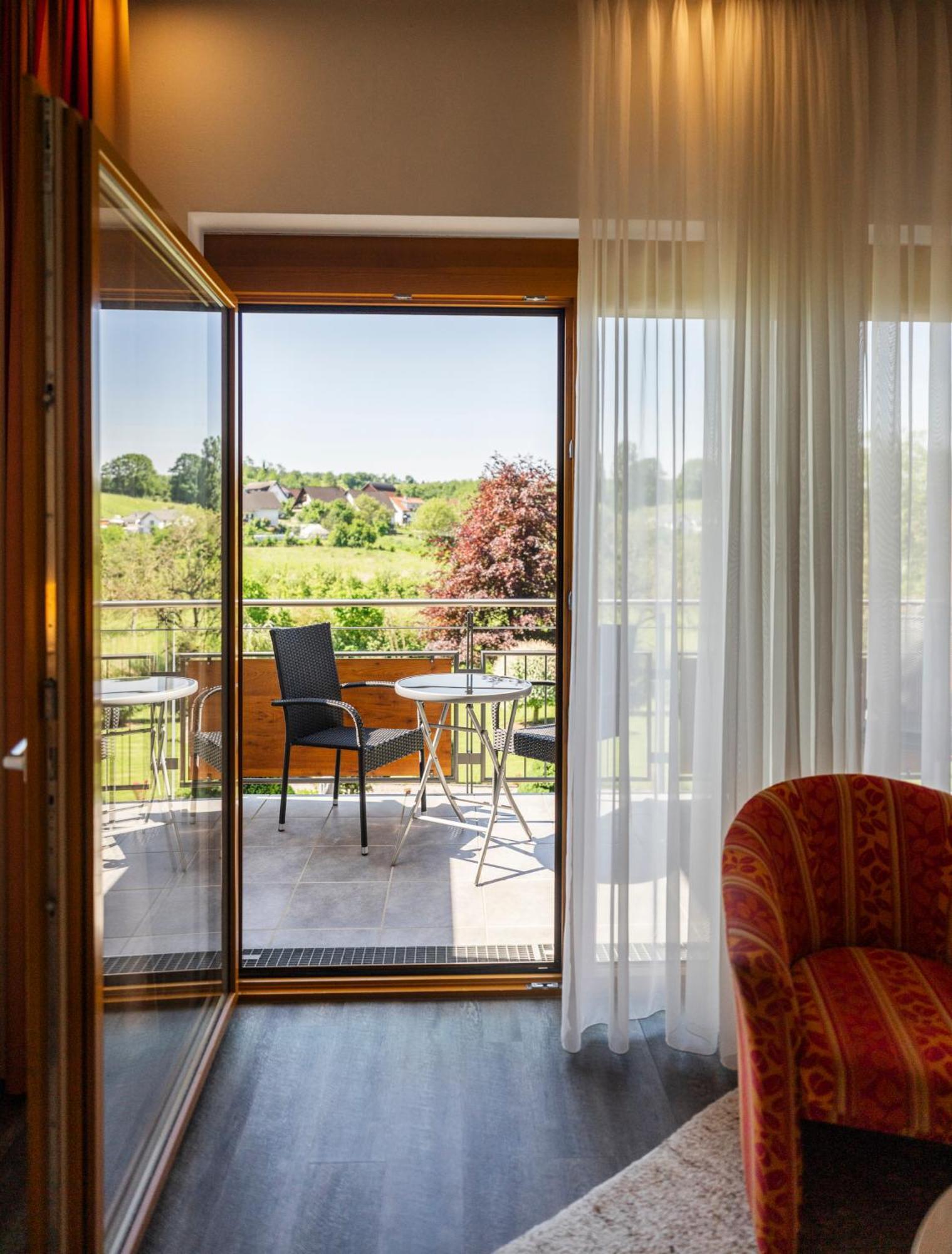Hotel-Gasthof Rose Oberkirch  Exterior foto