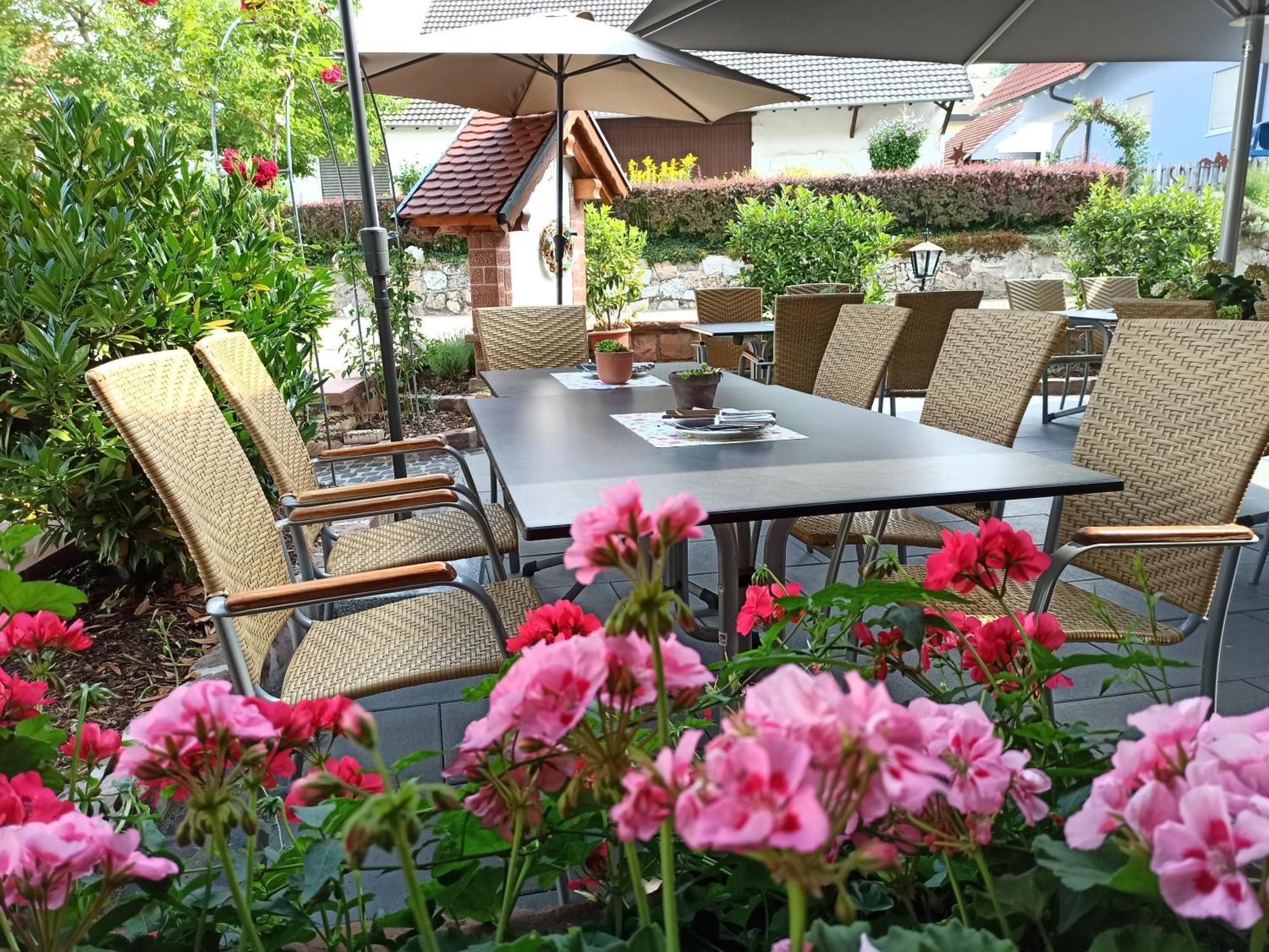 Hotel-Gasthof Rose Oberkirch  Exterior foto