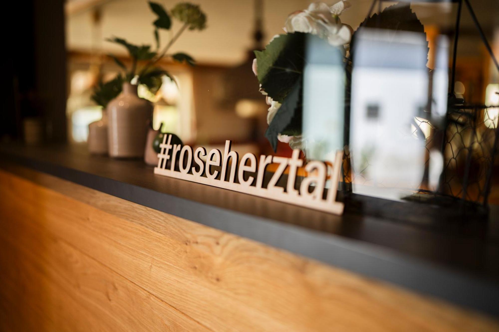 Hotel-Gasthof Rose Oberkirch  Exterior foto